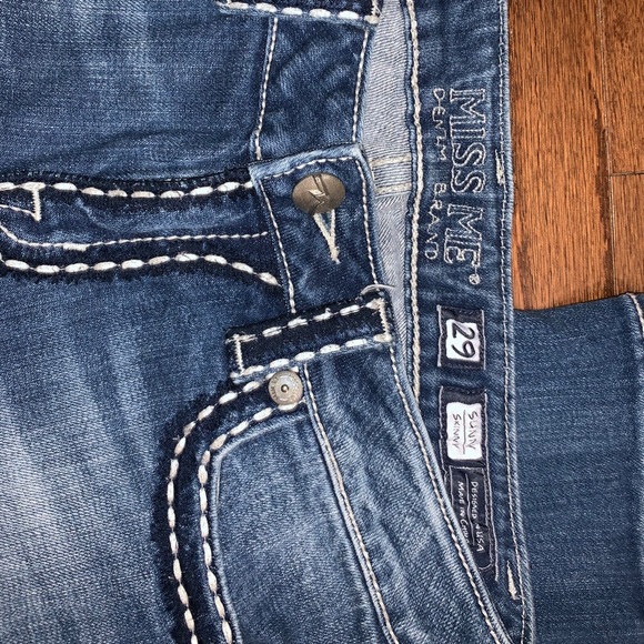Miss Me Jeans - Picture 2 of 3